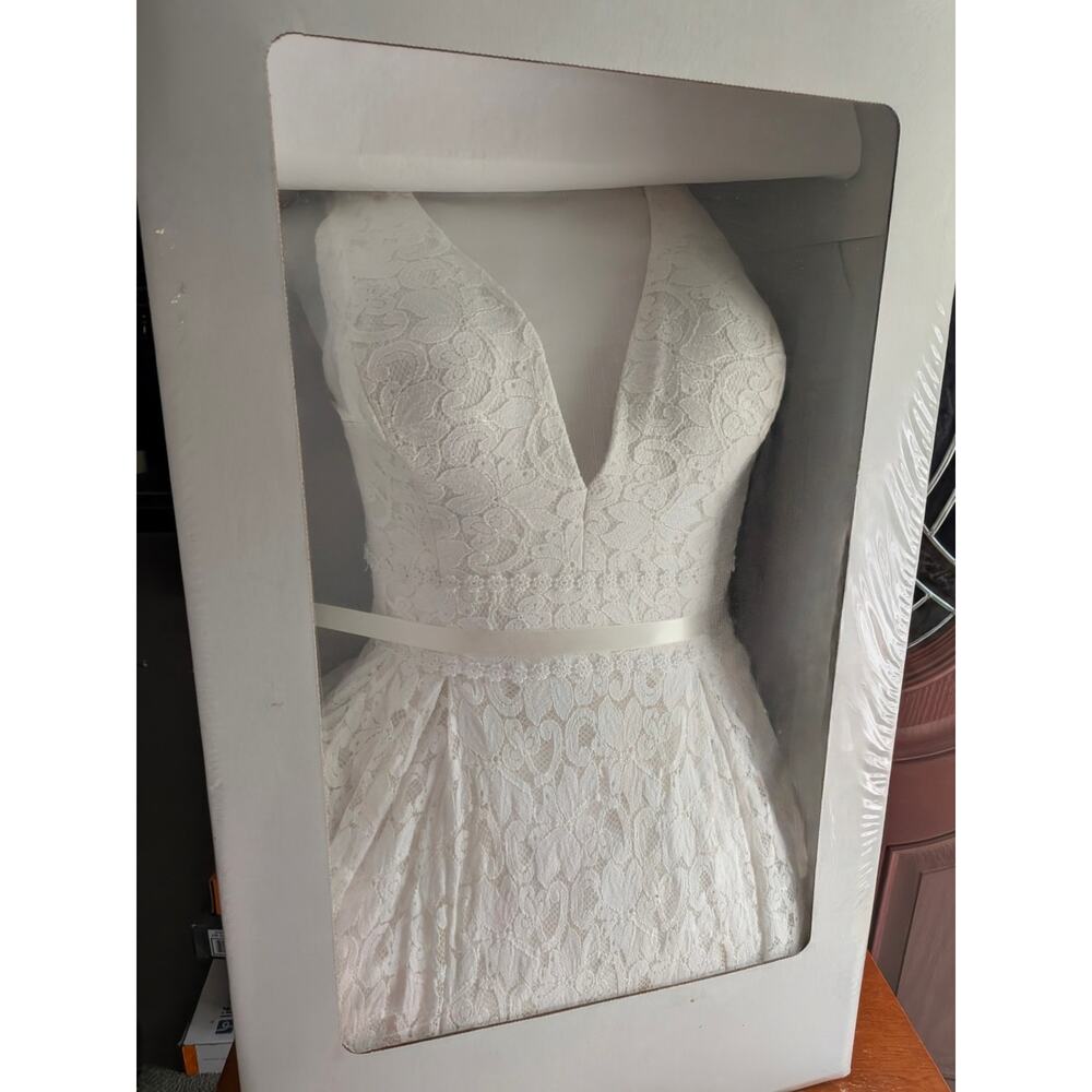 Galina Signature David's Bridal Lace Wedding Dress Size 12